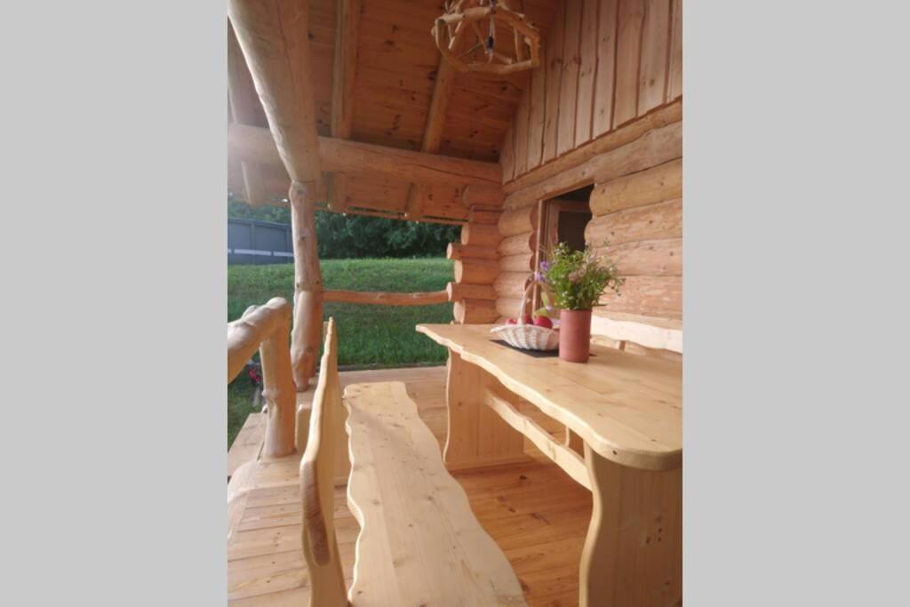 Hut At The Forest Male Brusnice Exteriér fotografie
